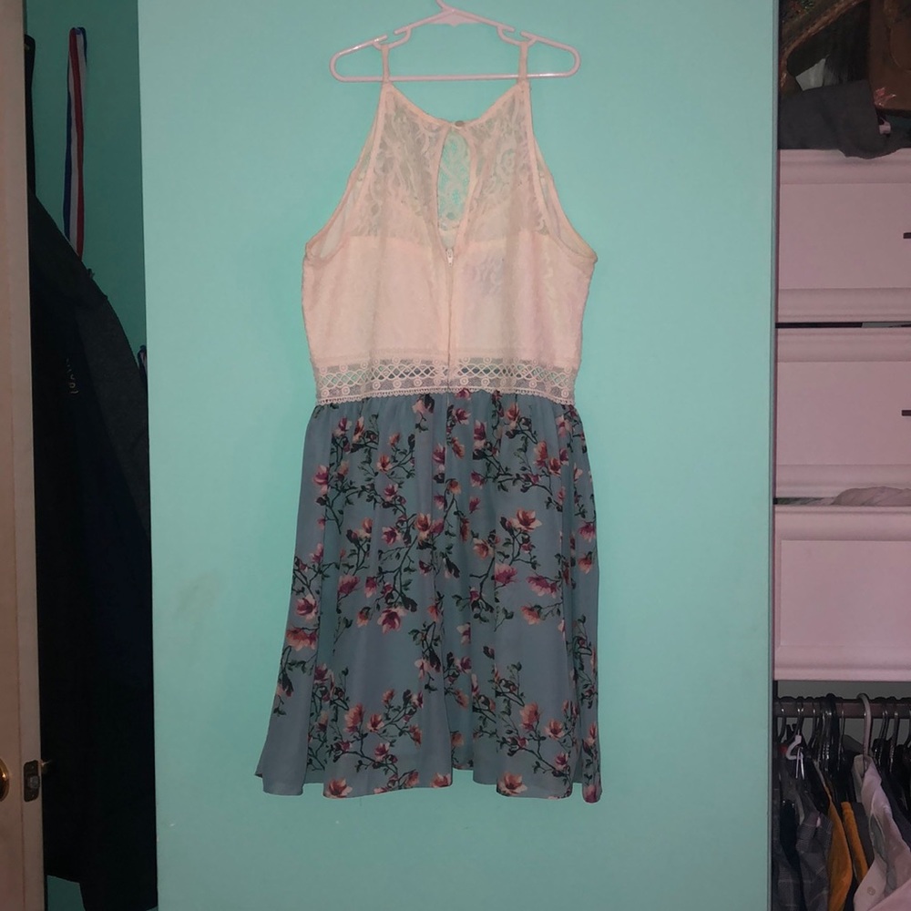 Too big. - Picture 2 of 4